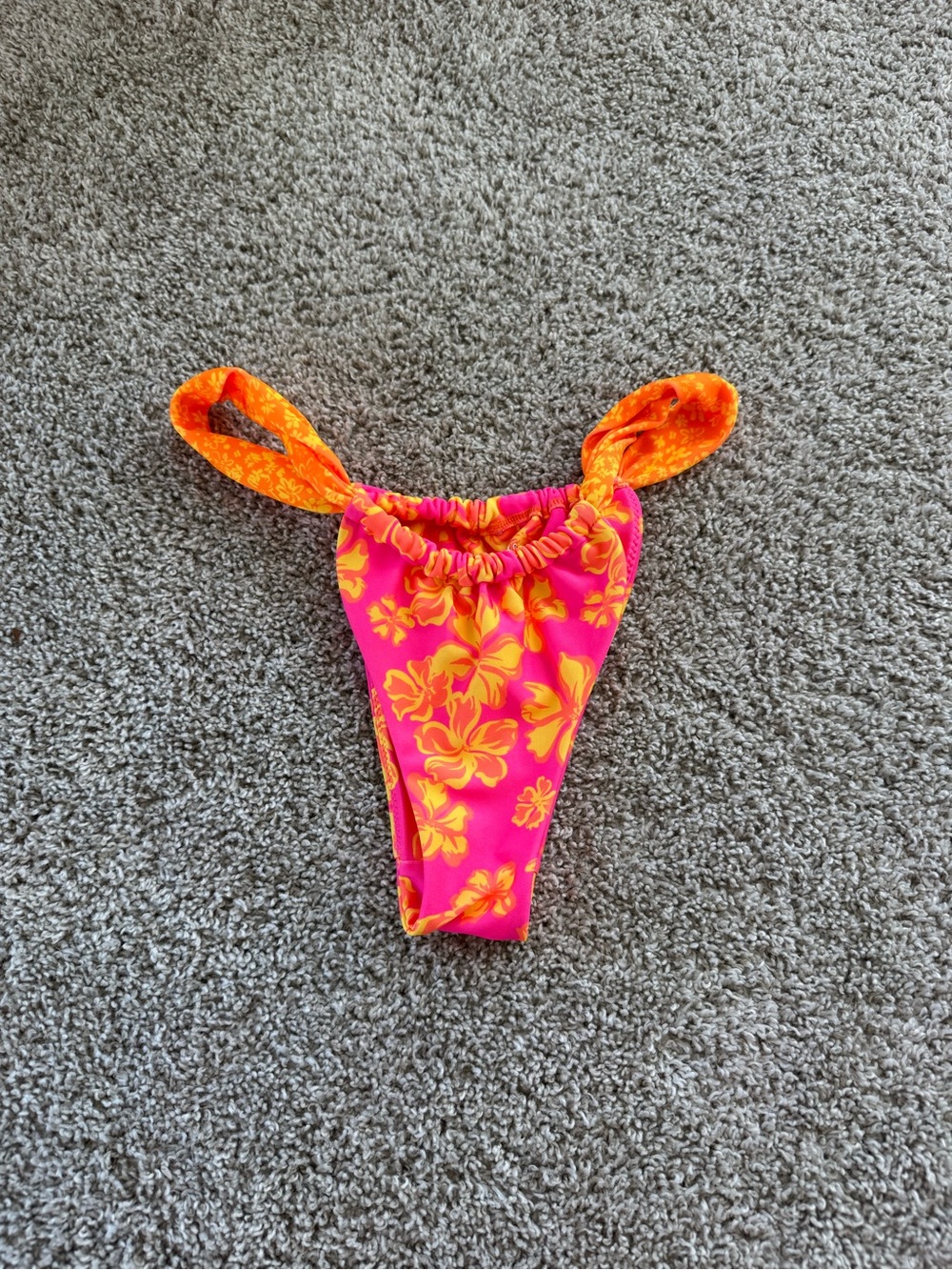 Kulani Kinis Bottom